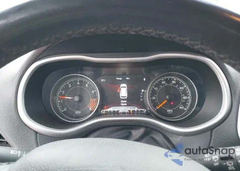 2015 Jeep Cherokee Trailhawk z USA, uszkodzony, nr VIN 1C4PJMBS5FW756592